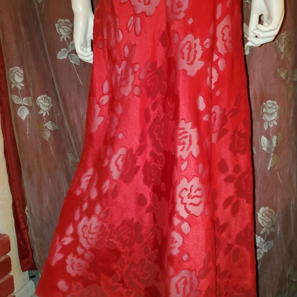 Vintage-❤ Gorgous Red Silky Negligee by VS❤ - Picture 5 of 11